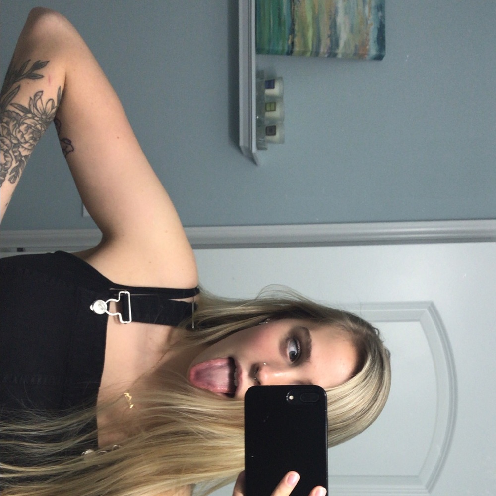 Meet your Posher, Lyrin